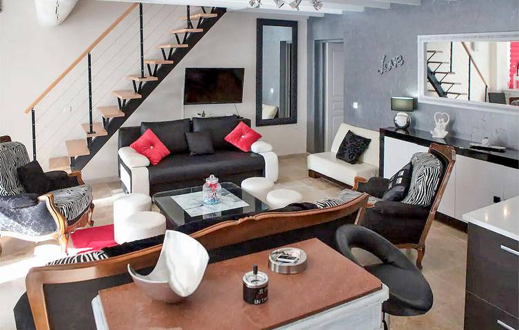 Modernes Apartment mit Pool & WiFi in der Nähe des Stadtzentrums von Cavaillon in Cavaillon, Regionaler Naturpark Luberon