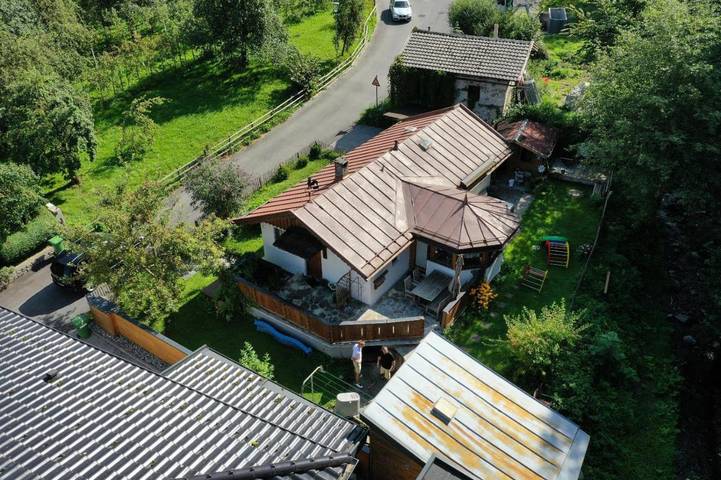 Ferienhaus für 7 Personen, mit Whirlpool und Terrasse sowie Garten und Ausblick in Reith im Alpbachtal