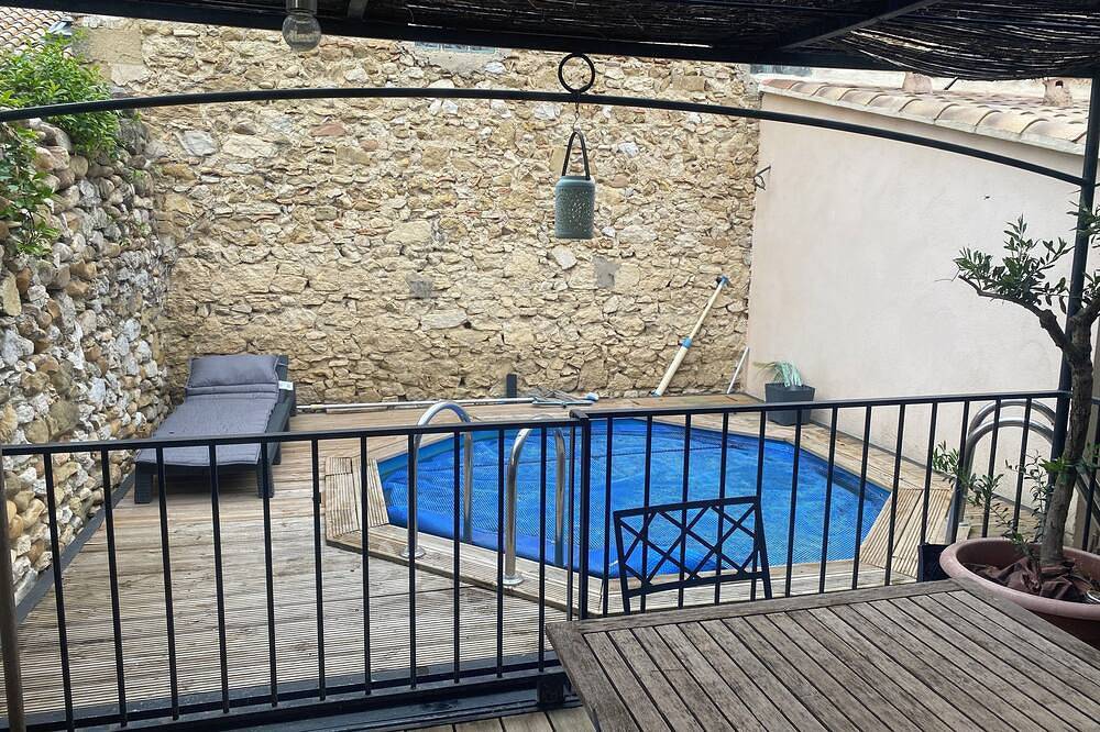 Villa village center in Eyguières, Region de Arles