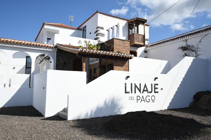 Gîte pour 2 personnes, avec Balcon et Terrasse ainsi que Jardin et Piscine