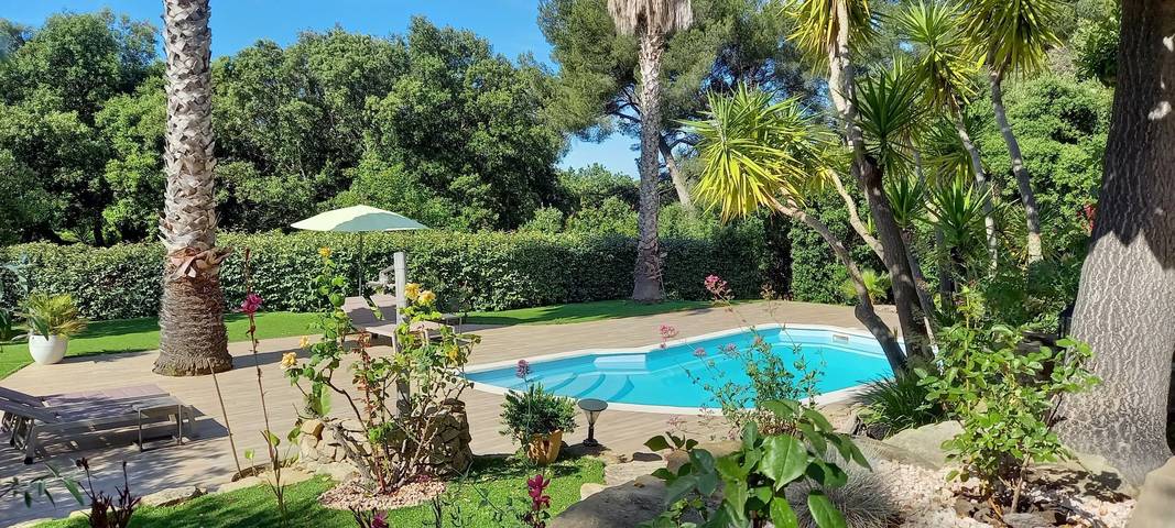Chambre d’hôte pour 2 personnes, avec piscine et jardin
