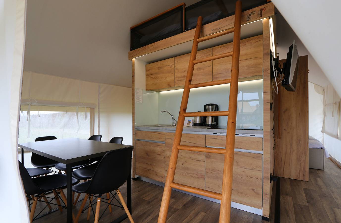Europarcs Poort van Maastricht — Glampingtent Luxe 4+2 in Hoge Kempen