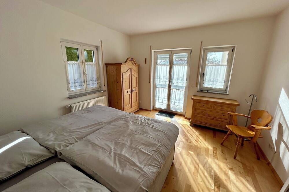 Geräumiges Ferienhaus mit Alpenblick, großem Balkon und Terrasse. in Perlesreut, Ostbayern