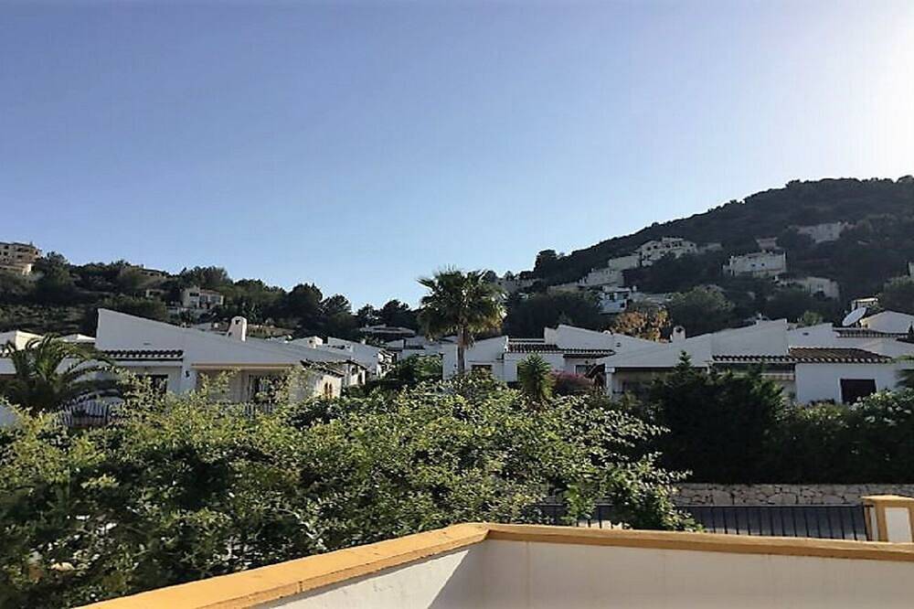 Superb 2 bedroom apartment with balcony, Denia, sleeps 6 in Pedreguer, Costa Blanca