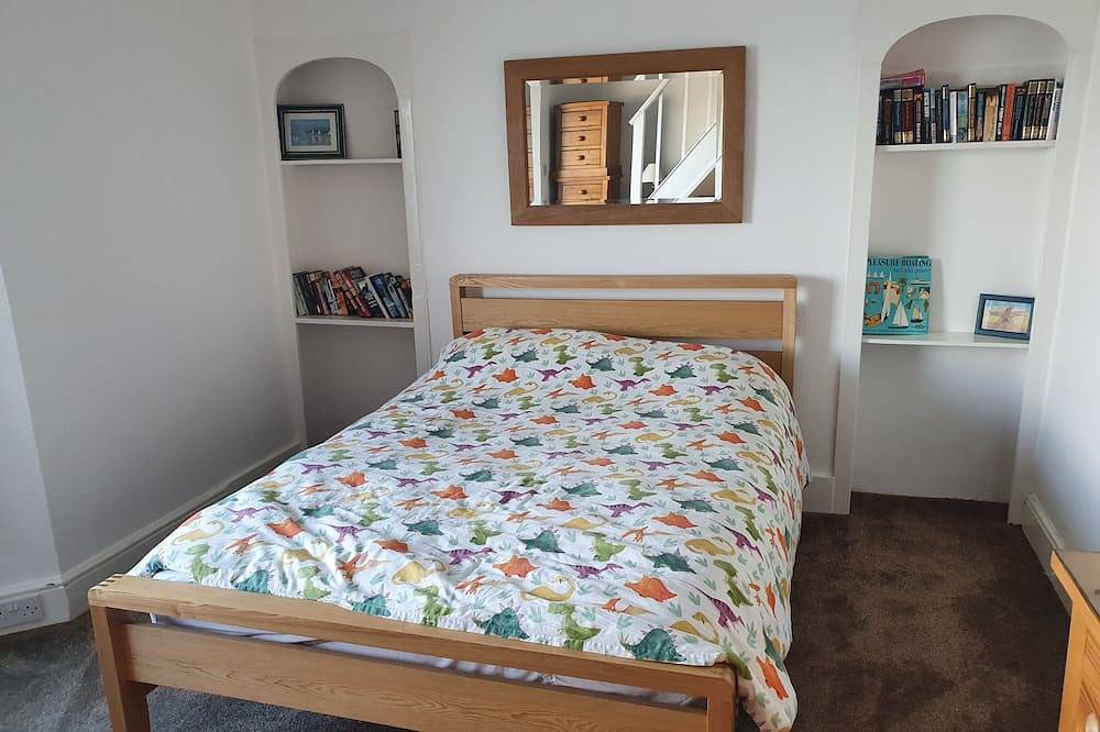 Spacious town house with commanding views over all of Torbay. in Brixham, Torbay