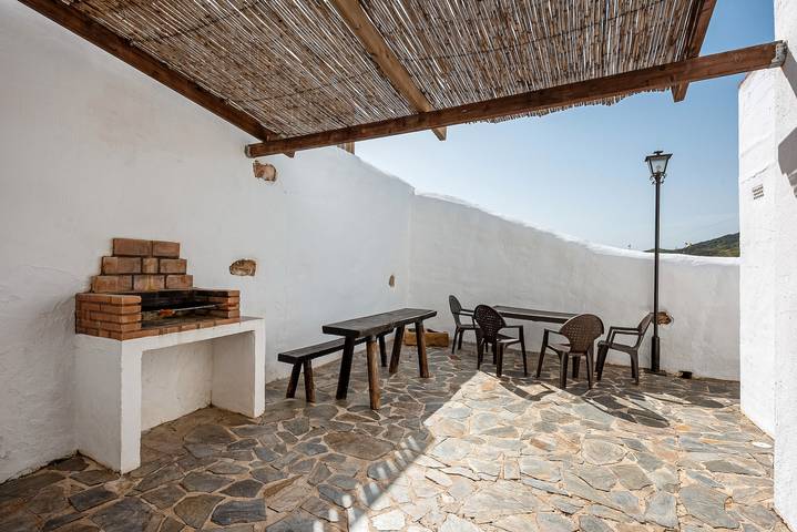 Casa rural para 8 personas, con jardín y vistas al lago, Se admiten mascotas en Almogía - 2