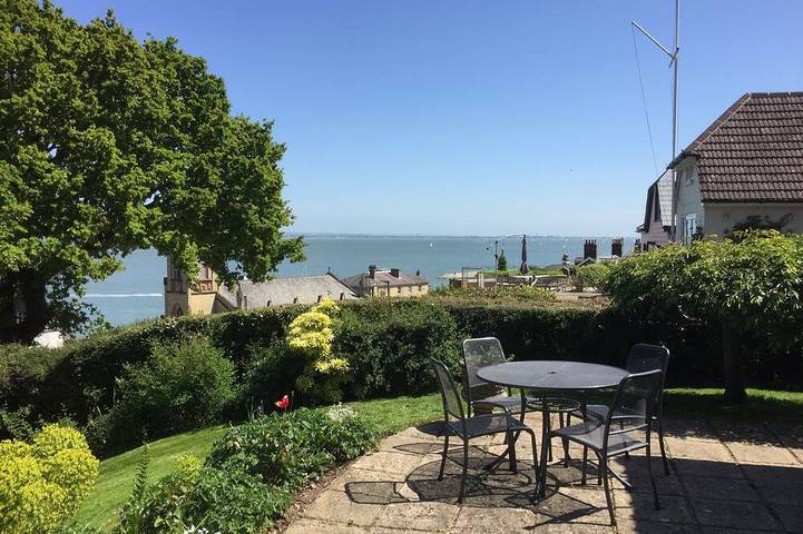 Holiday rental for 7 people, with garden in Cowes