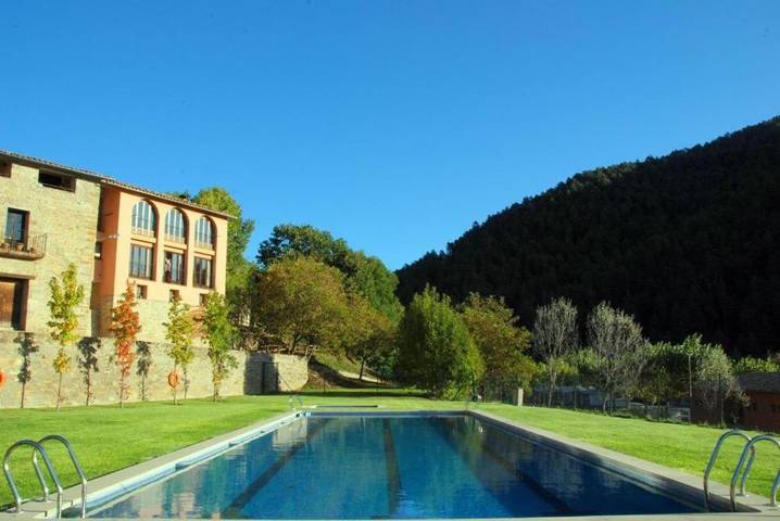 Hotel para 4 personas, con piscina además de terraza y jardín en Pirineo Catalan - 3