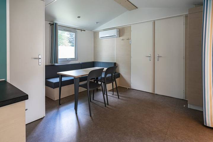 Caravane pour 4 personnes, avec balcon/terrasse et terrasse à Le Bourg-d'Oisans - 4