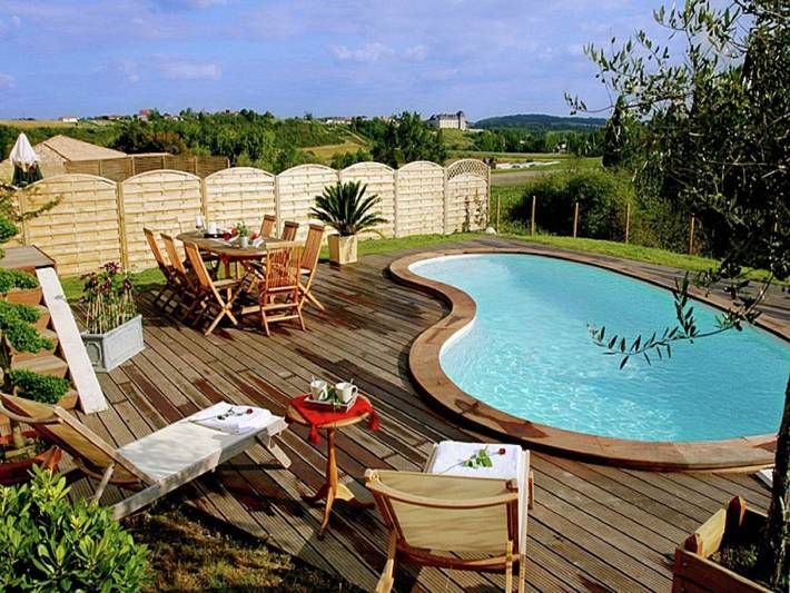 Maison de vacances pour 8 personnes, avec piscine ainsi que jardin et terrasse, adapté aux familles