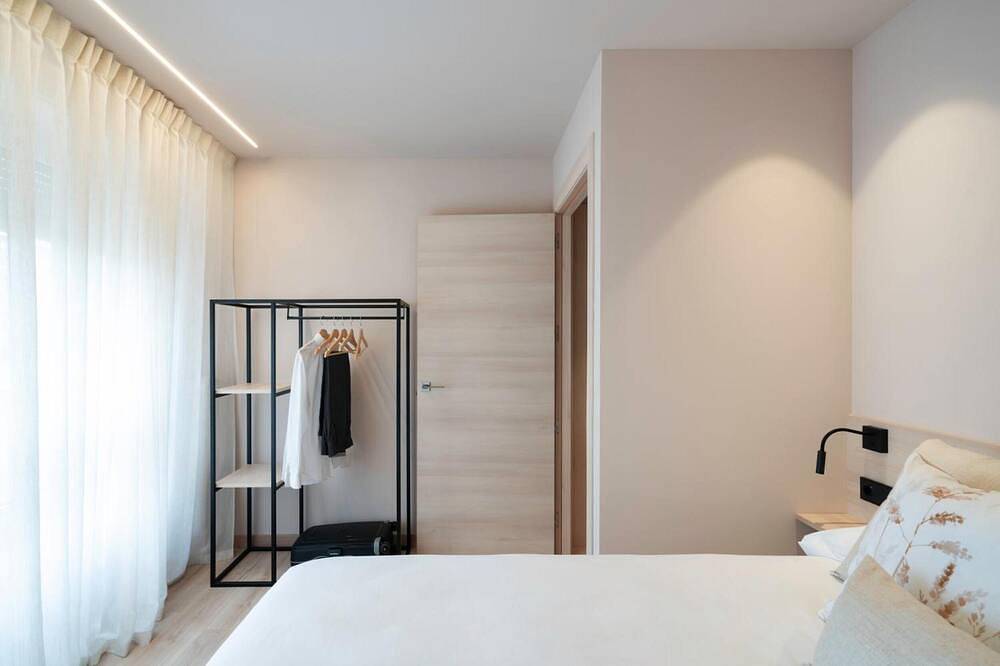Entire apartment, Apartment 'Ca Gracia 4 Gran Suite' with Air Conditioning in Bocairent, Valencia Province
