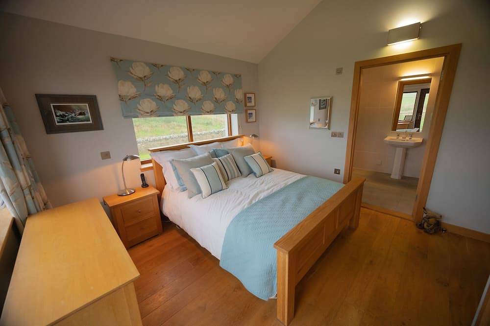 The Steading, pet friendly, country holiday cottage in Longhope in Orkney Islands