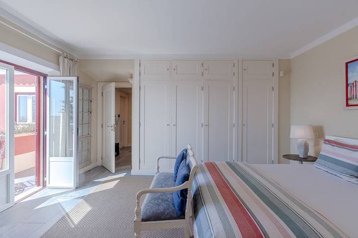 Charming Villa in Praia das Maçãs in Praia das Maçãs, Azenhas do Mar