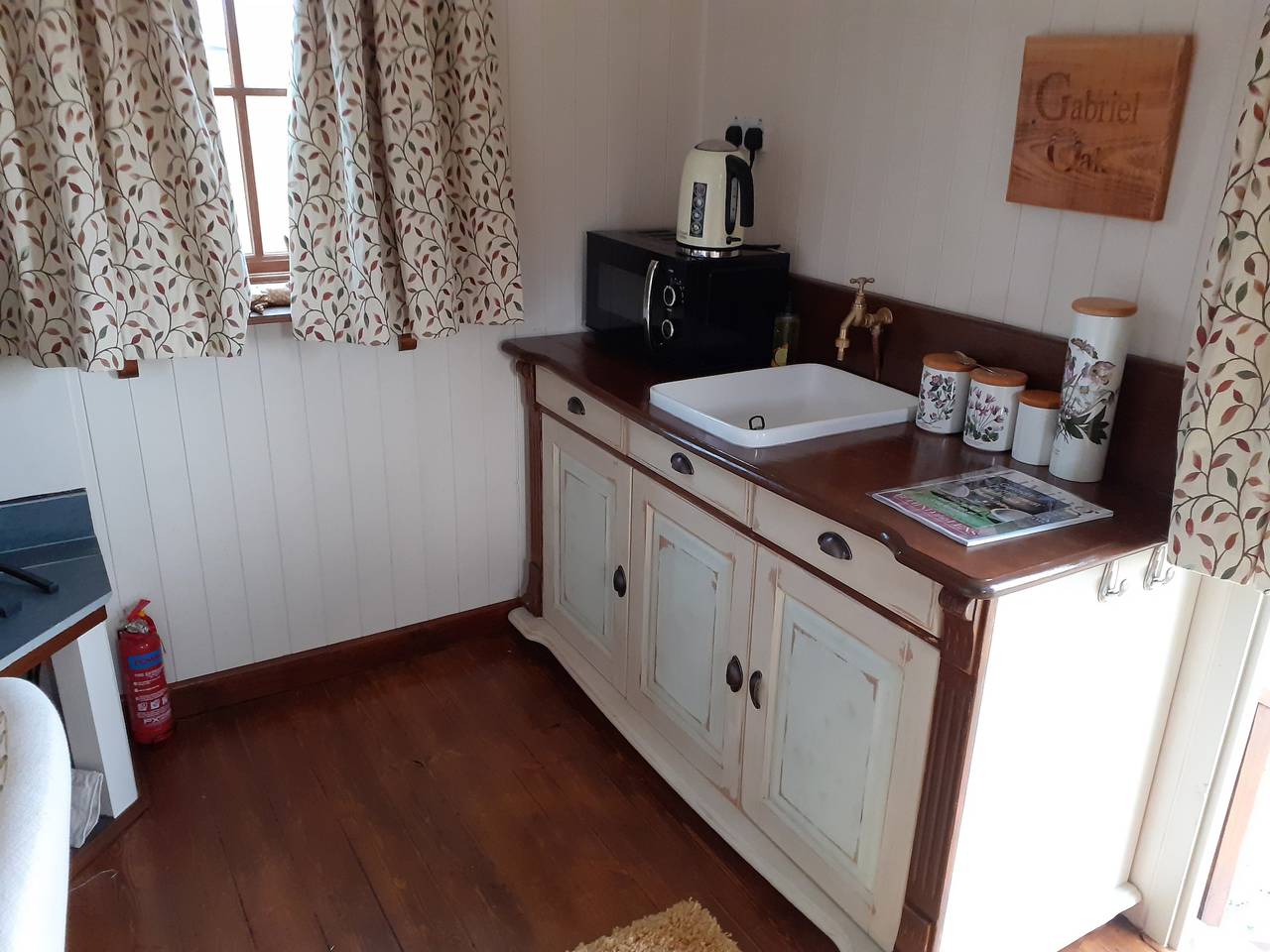 Glamping in Wiltshire in our luxury Shepherds Hut in Wiltshire