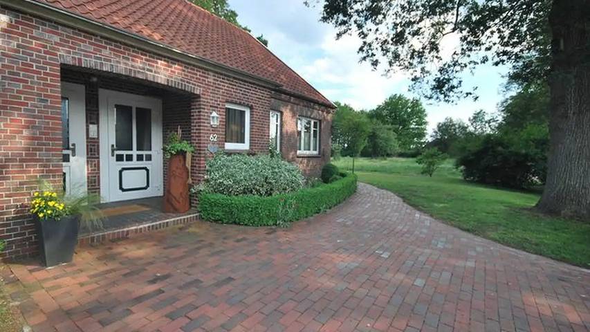 Ferienhaus für 10 Personen, mit Terrasse und Garten sowie Sauna in Uplengen - 4