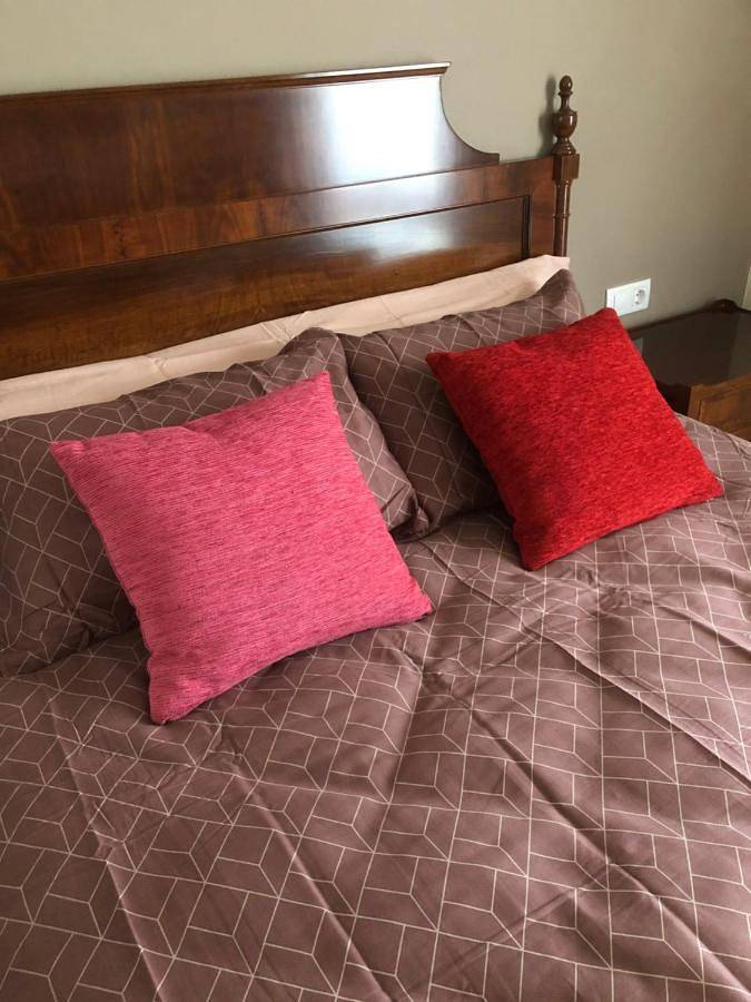 Location de vacances pour 8 personnes, avec vue et jardin à Arguedas - 4