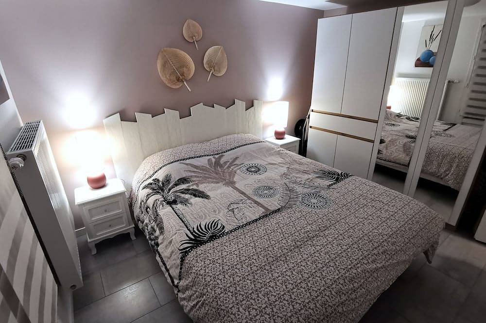 Ganze Wohnung, Lovely, quiet two-bedroom apartment with garden between Paris and Eurodisney in Rosny-sous-Bois, Seine-Saint-Denis