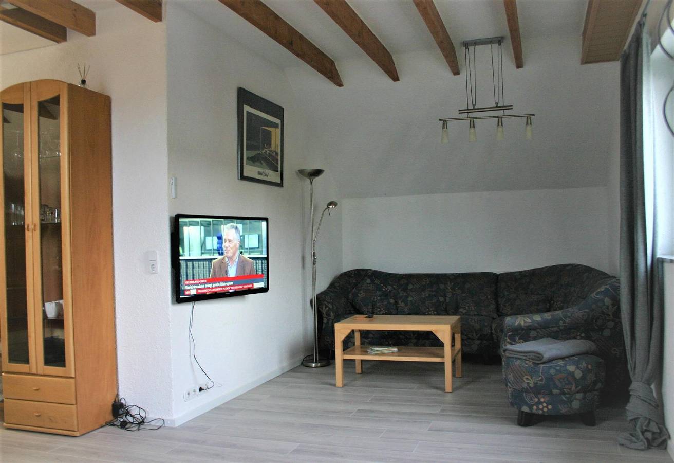 Ganze Ferienwohnung, Helle Ferienwohnung in Mehren mit Eigenem Garten in Mehren, Vulkaneifel