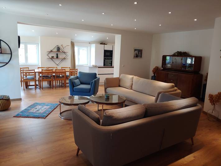 Ganze Wohnung, 3-Zimmer-Ferienwohnung am Strand Stomorska, Solta A-27653-a in Necujam, Solta