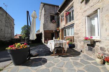 Location de vacances pour 2 personnes, avec jardin à Saint-Just-Malmont