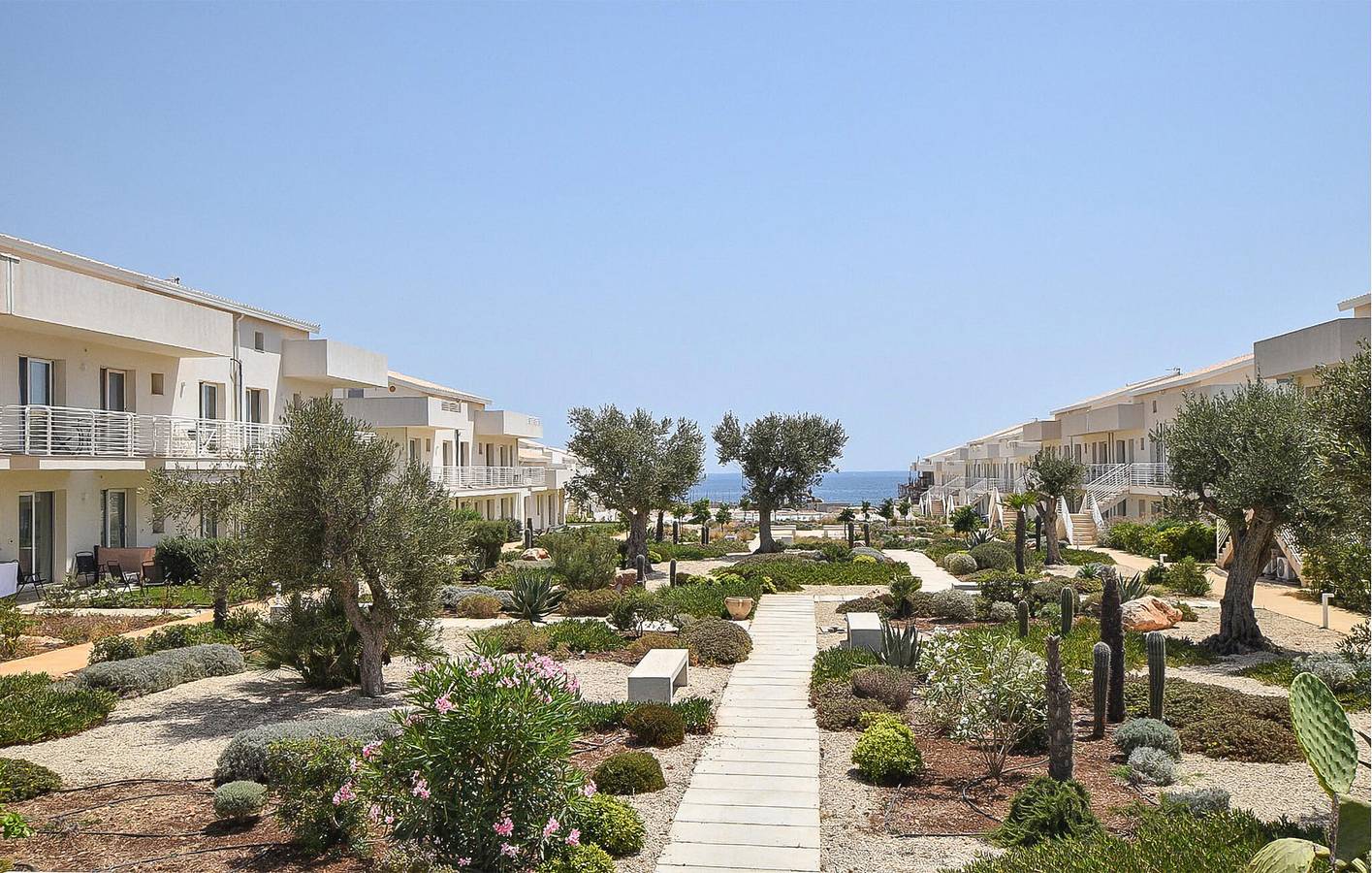 Appartamento intero, Appartamento vista mare con piscina, parcheggio, terrazza a 300 m da Spiaggia Calafarina in Marzamemi, Pachino