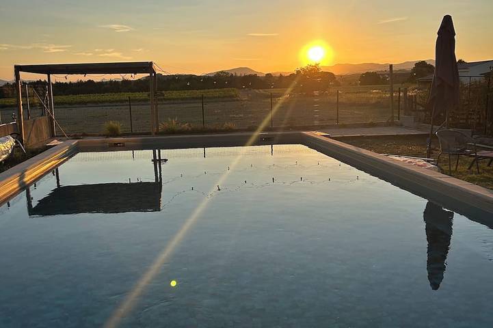 Location de vacances pour 14 personnes, avec jardin et balcon à Canaules-et-Argentières
