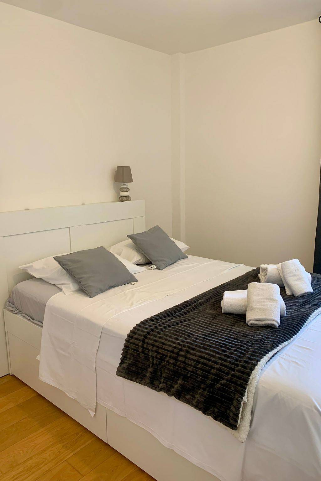 Appartement entier, Neue Wohnung 2 Minuten vom Hafen entfernt in Bonifacio, Arrondissement de Sartène