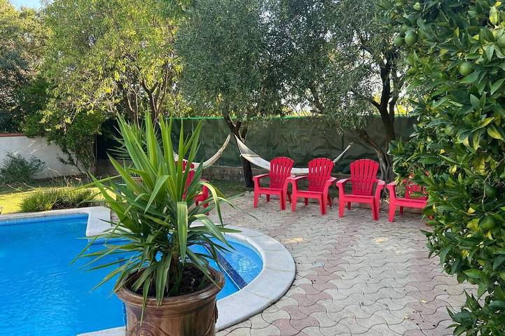 Location de vacances pour 14 personnes, avec jacuzzi et jardin à Uchaud