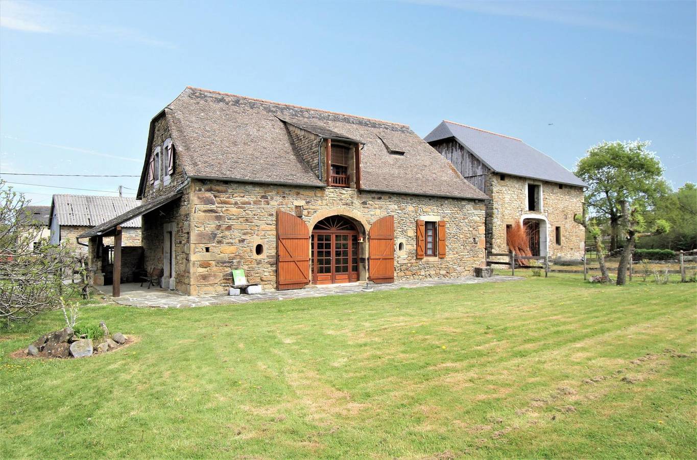 Gîte for 9 Guests in Asson, Pyrénées-Atlantiques