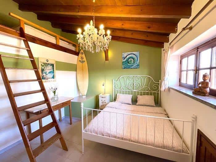 Bed & breakfast for 3 people, with garden, child-friendly in Portugal