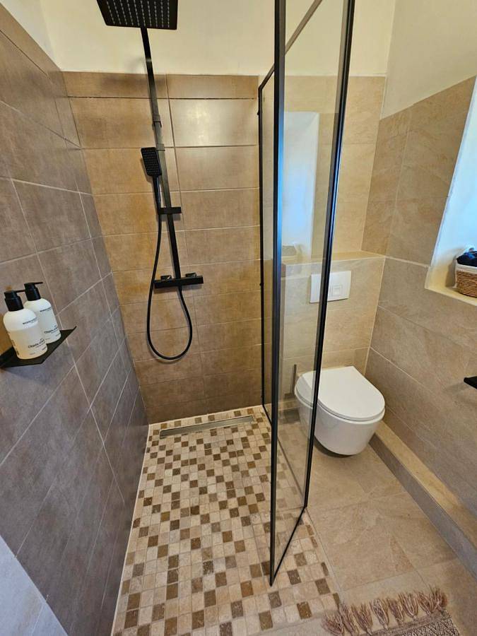 Location de vacances pour 4 personnes, avec piscine ainsi que jardin et vue, animaux acceptés à Mazeyrolles - 3