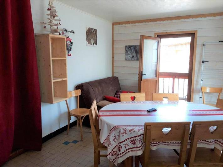Gîte pour 5 personnes, avec terrasse dans Office De Tourisme Des Albiez - 2