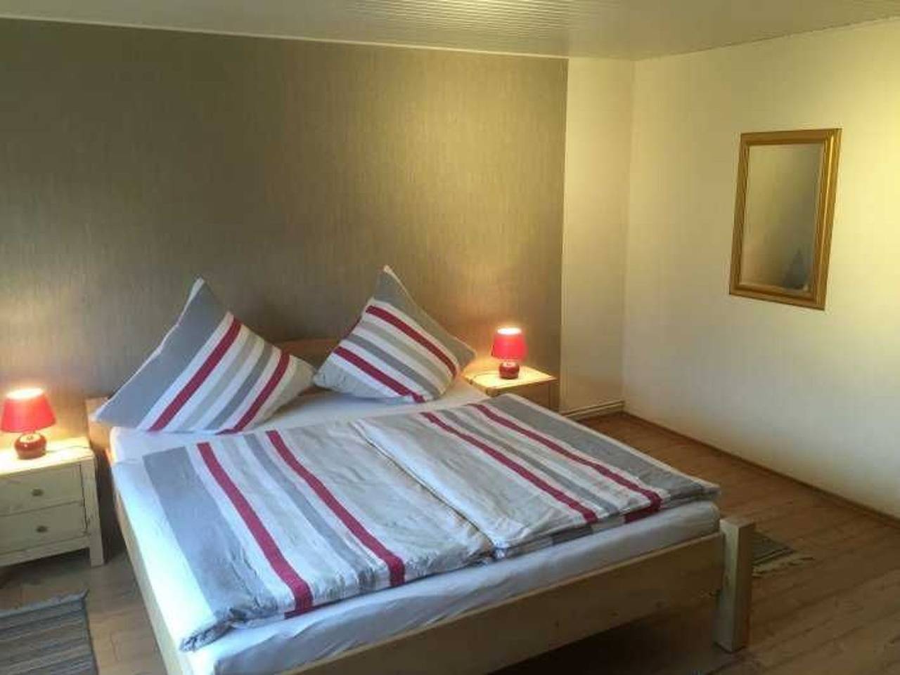 Ganze Ferienwohnung, Falkenhagen: Ferienwohnungen und Kanuverleih - große Wohnung 1 in Dörpstedt, Eider-Treene-Sorge