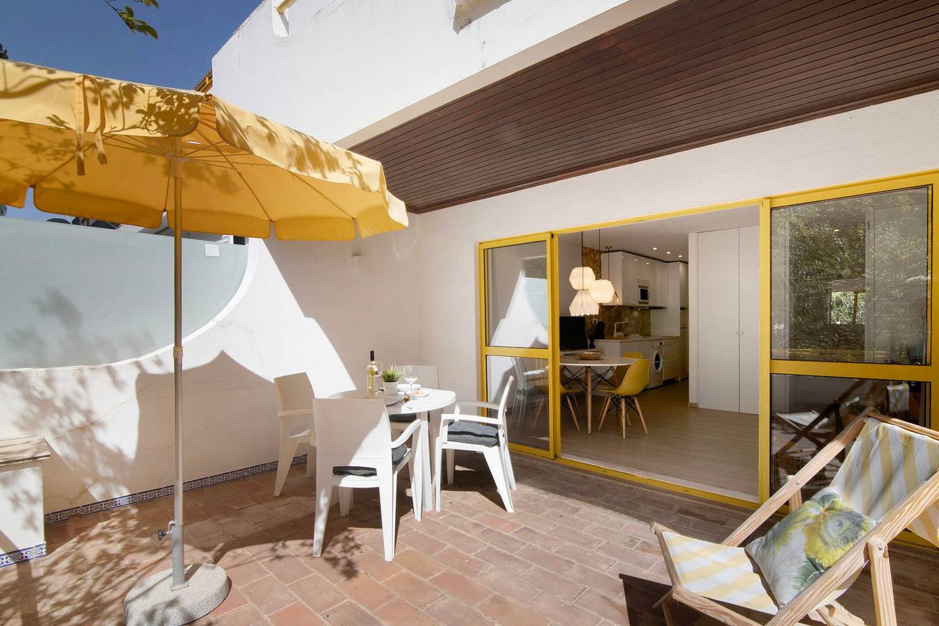 Appartamento intero, Appartamento 'África Minha' con Terrazza Privata, Wi-Fi e Aria Condizionata in Quarteira, Distretto di Faro