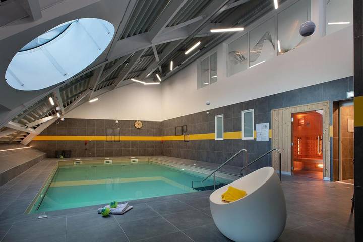 Appart’hôtel pour 2 personnes, avec Balcon et Terrasse ainsi que Jardin et Piscine