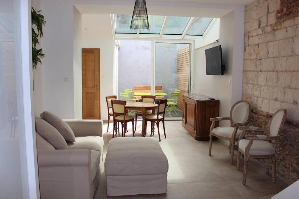 Two-Bedroom Townhouse in Montreuil (Pas-de-Calais), Région de Montreuil