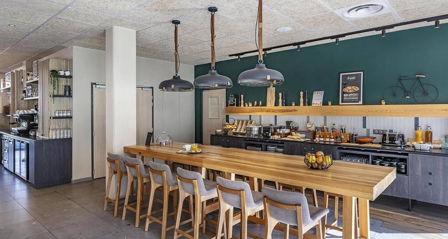 Hôtel pour 4 personnes, avec sauna ainsi que jacuzzi et terrasse, animaux acceptés à Saint-Jean-de-Maurienne - 3