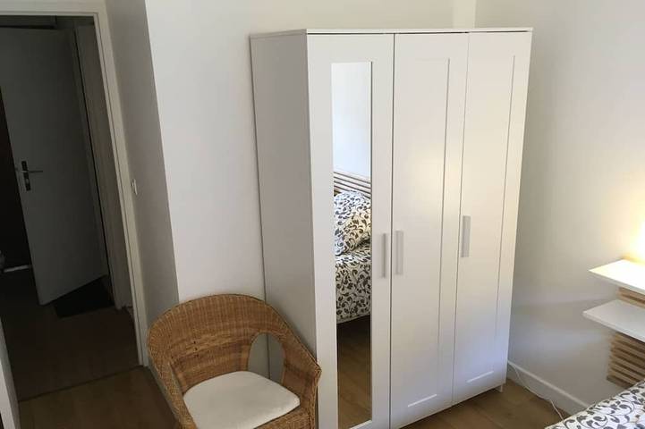 Gîte pour 4 personnes, avec piscine ainsi que terrasse et jardin dans Casino De Brides Les Bains - 2