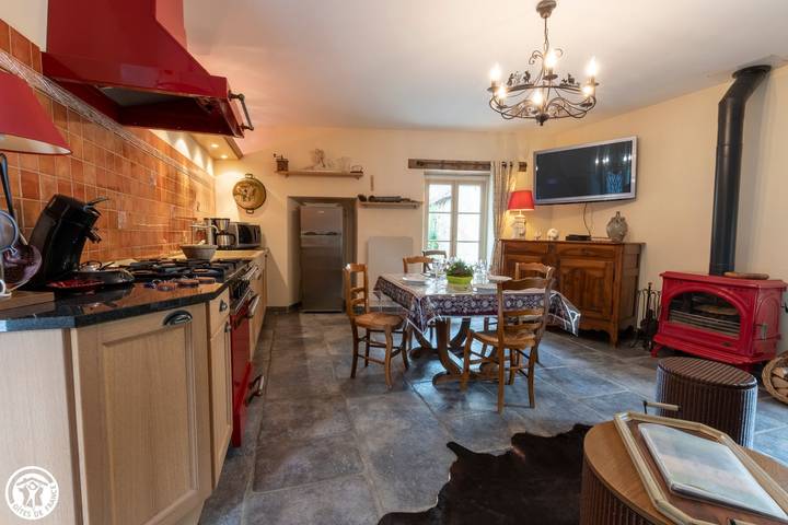 Gîte pour 5 personnes, avec Jardin et Piscine à Troissy