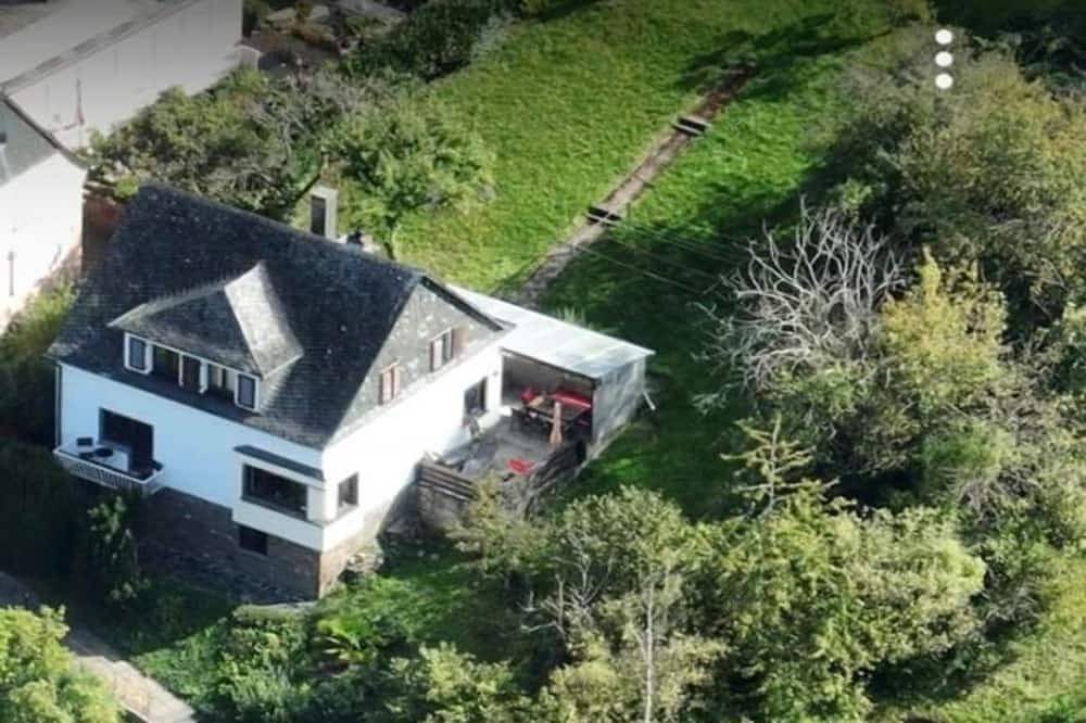 Villa Tusculana - Holiday home, shower and bath, Wc, sleeps 4 or more in Cond, Cochem