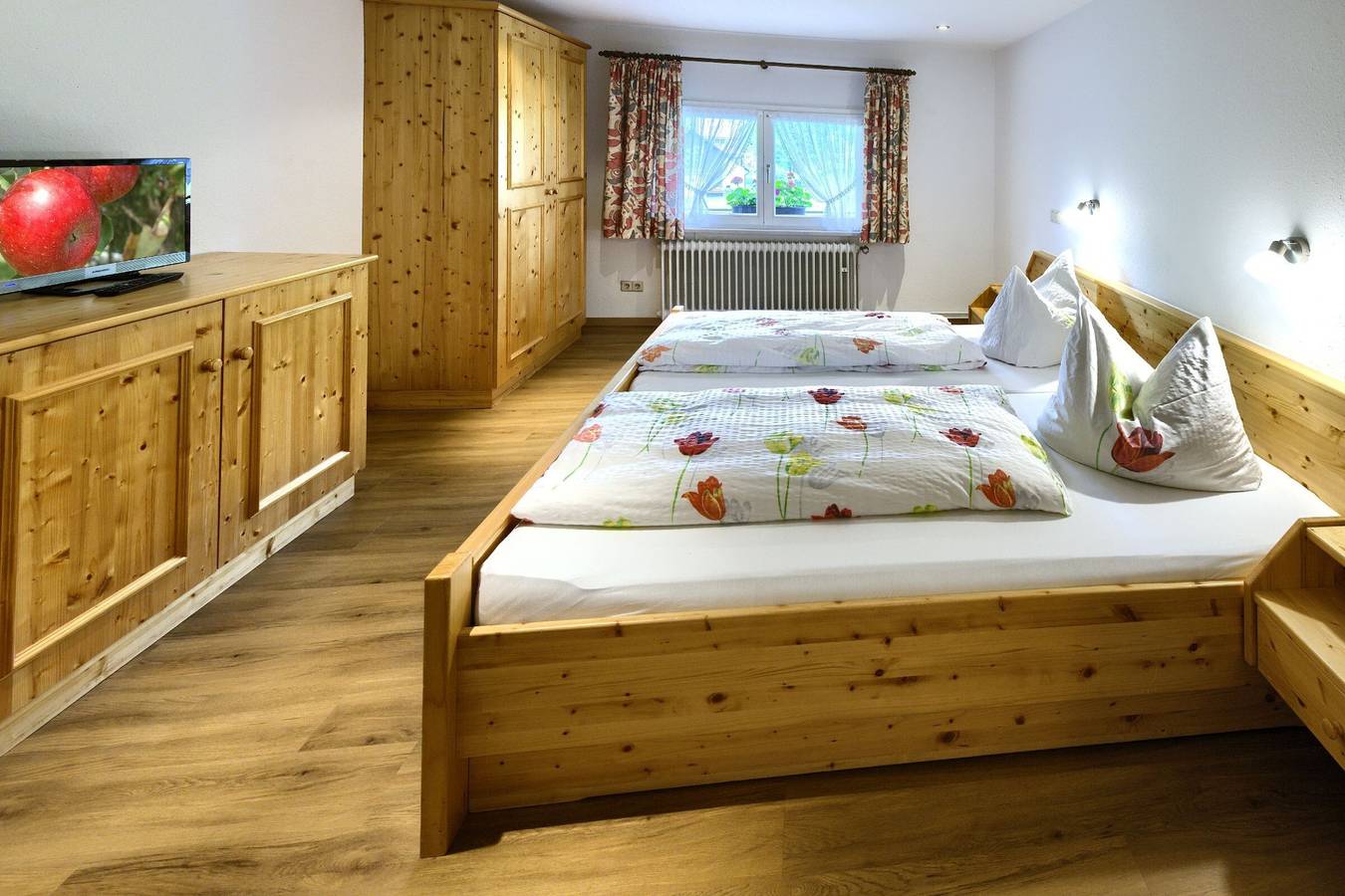 Ganzes Studio, Studio 'Doppelzimmer Nr 6' mit Bergblick, Gemeinschaftsgarten und Wi-Fi in Grafenhausen, Südschwarzwald
