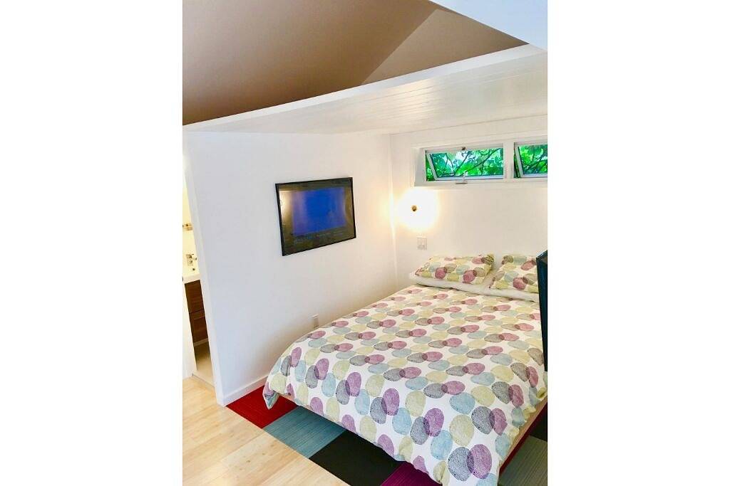 Bright Madison Valley Guest House in Seattle, Lake Washington