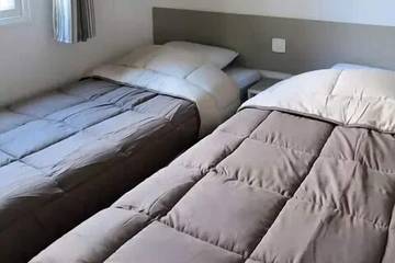 Camping pour 4 Personnes dans Ceyrat, Région de Clermont-Ferrand, Photo 2