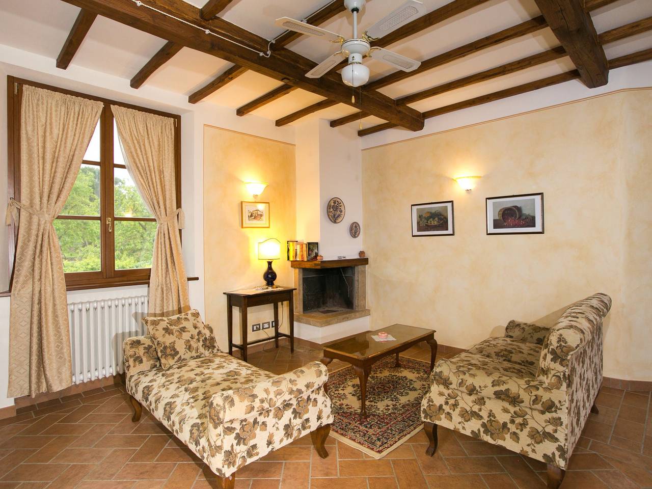 Rustikk tilfluktssted med basseng in Lucignano, Provinsen Arezzo