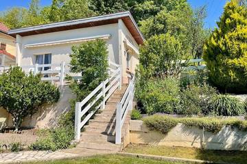 Gîte pour 2 personnes, avec jardin et terrasse à Changey