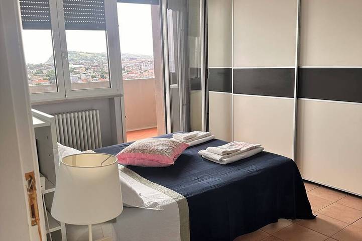Ganze Wohnung, Waterfront apartment with breathtaking views in a very central location. in Lido Luciano Pavarotti, Pesaro