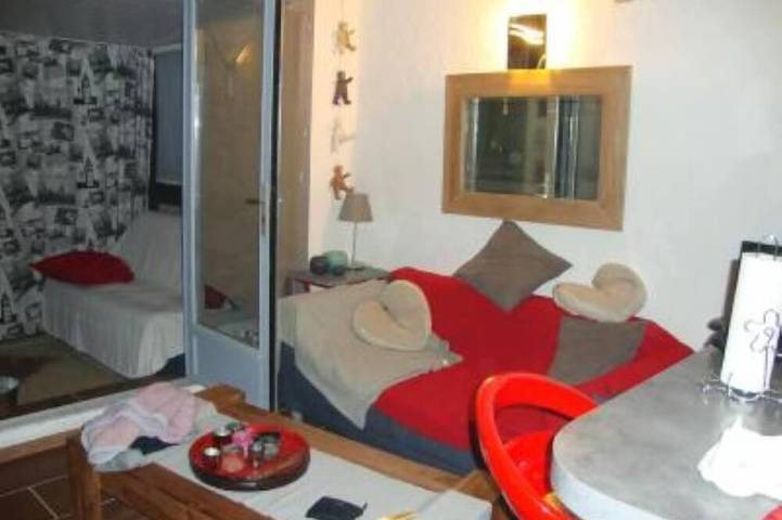 Gîte pour 6 personnes, avec jardin ainsi que terrasse et piscine à Guillaumes - 2