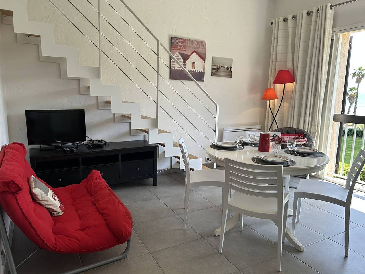 Appartement entier, Studio avec mezzanine 6 pers, piscine, parking privé in Pramousquier, Le Lavandou