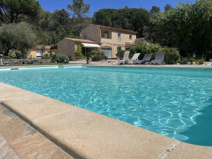 Chambre d’hôte pour 2 personnes, avec jardin ainsi que jacuzzi et piscine dans le Var - 3