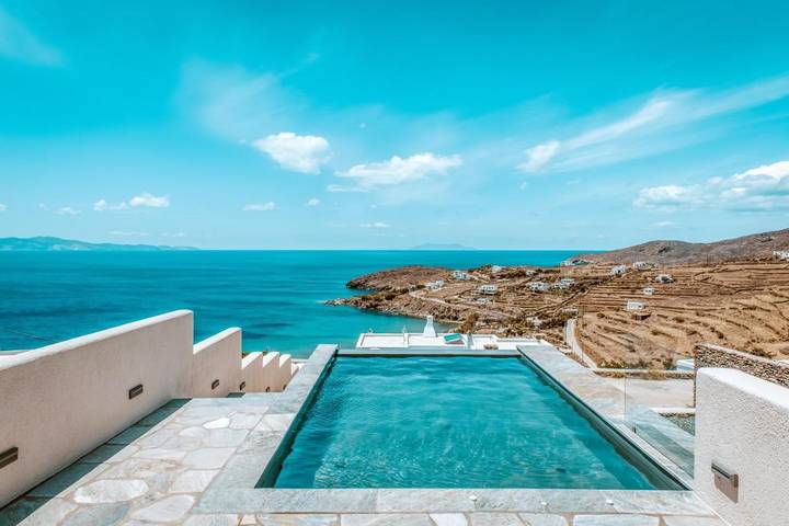 Villa pour 7 personnes, avec Balcon et Jacuzzi ainsi que Terrasse et Piscine